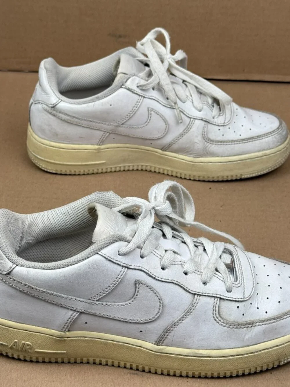 Nike Air Force 1 Youth Size 6.5Y White Sneakers DAMAGE STAIN Needs Cleaning